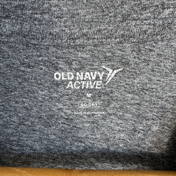 Old Navy Active Women's Gray‎ Go-Dry Short Sleeve Activewear T-Shirt Size Medium - Picture 2 of 8